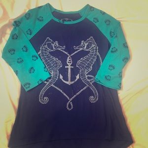 🙂Adorable girls seahorse raglan